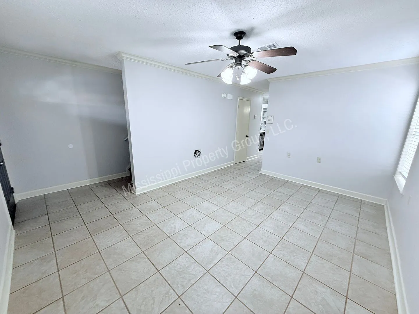 2br/2.5ba For Rent — Photo 3