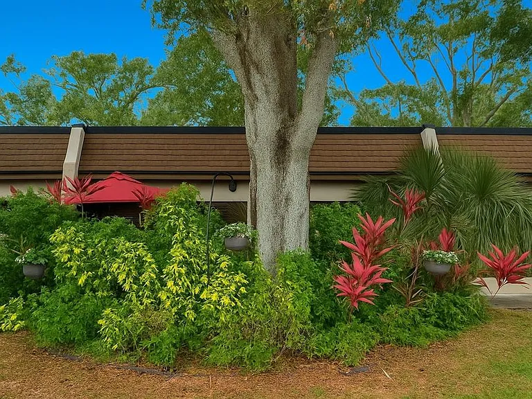 1403 Arrowhead Cir W #13-E — Photo 27