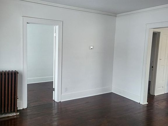 4th image of 4224 Lois St #2F
