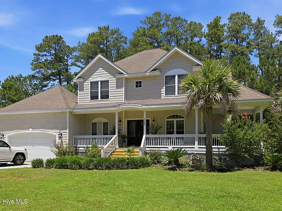 3rd image of 108 Blue Heron Court