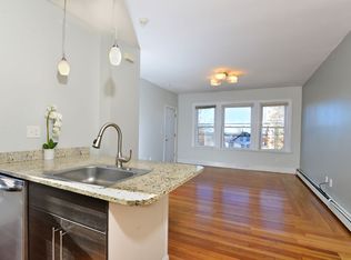 Great location! Updated 3 bedroom 1 Bathroom w/ Off Street Parking!, Providence, RI 02906