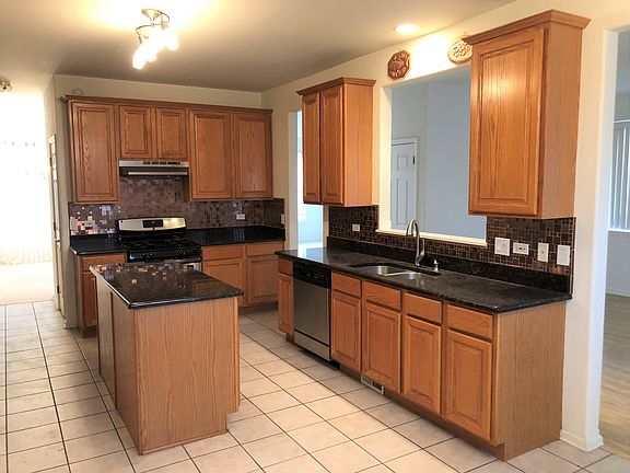 4th image of 5071 Princeton Ln