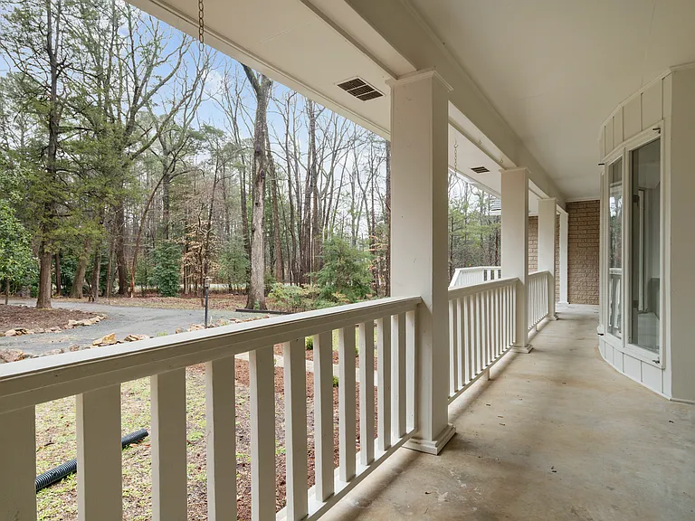 1504 Homestead Rd — Photo 6
