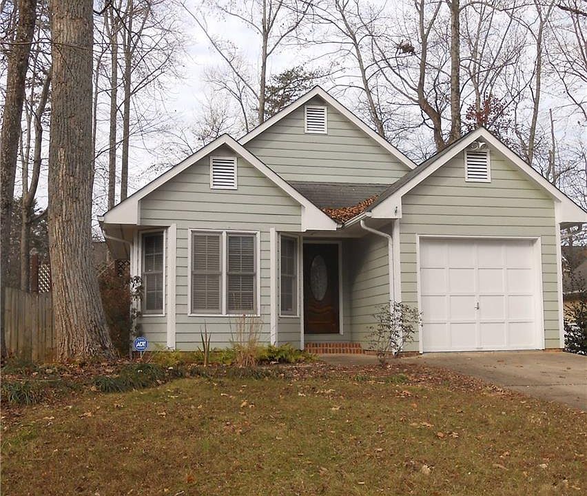 1st image of 4007 King Edward Ct