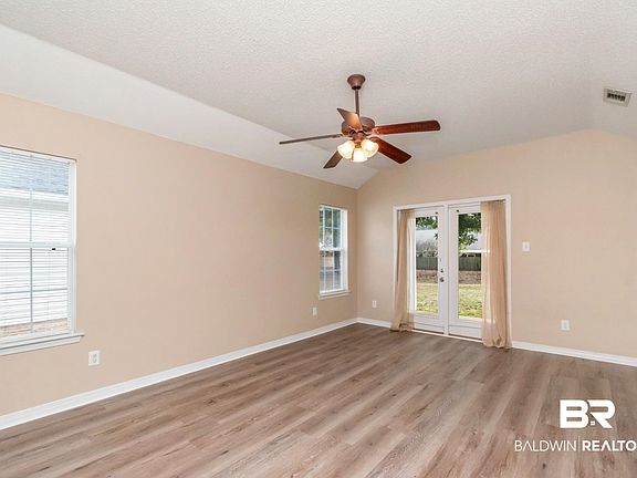 2nd image of 825 Willow Bridge Dr W