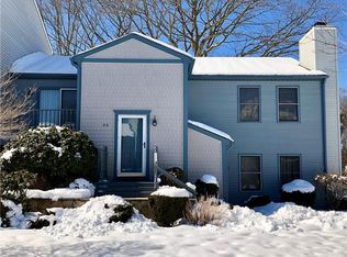 62 Willow Glen Cir, Warwick, RI 02889