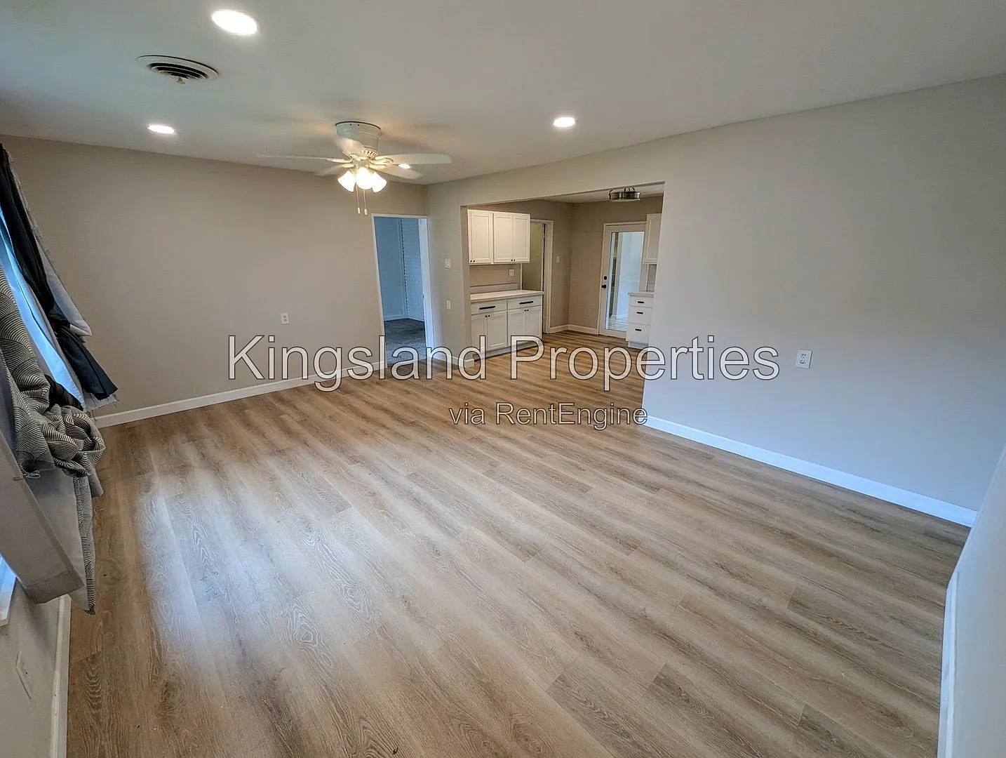 3 bed, 1.5 bath, 1400 sqft, $1,900 — Photo 3