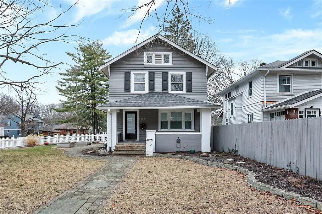 5655 N College Ave photo 1