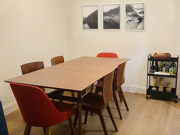 5th image of 4231 Travis St APT 25