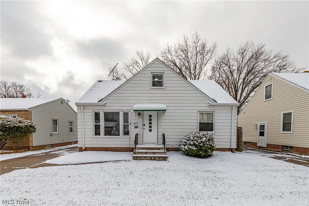 13917 Leroy Ave photo 1