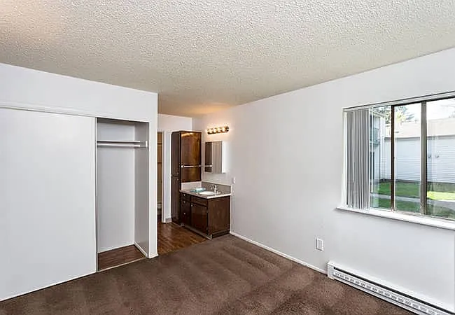 Sawyer Pointe Apartments — Photo 36