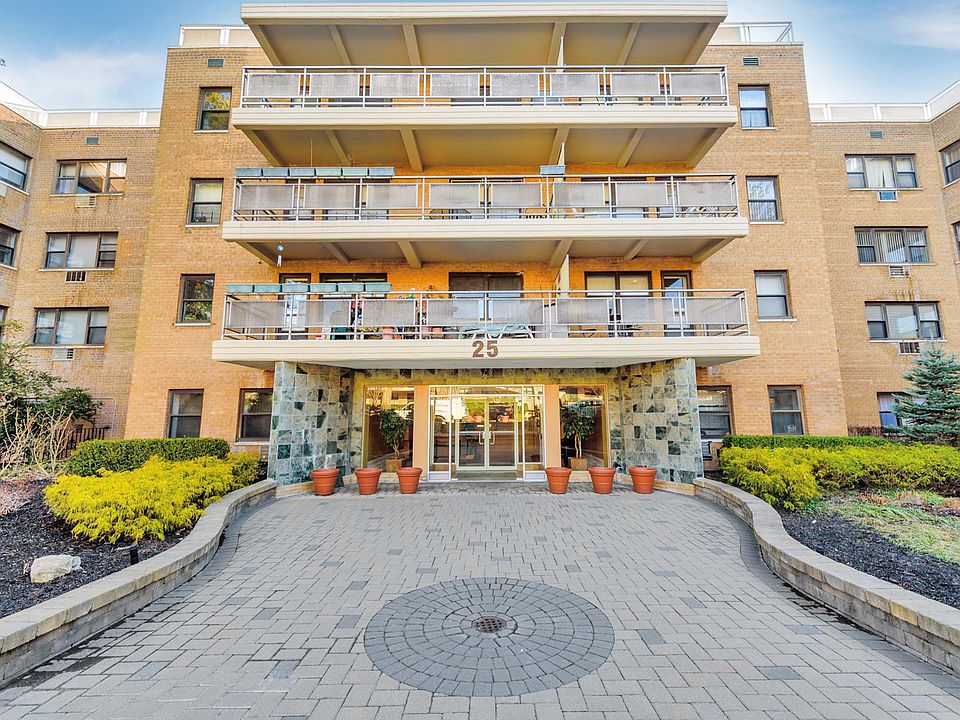 1st image of 25 Park Pl APT 1B