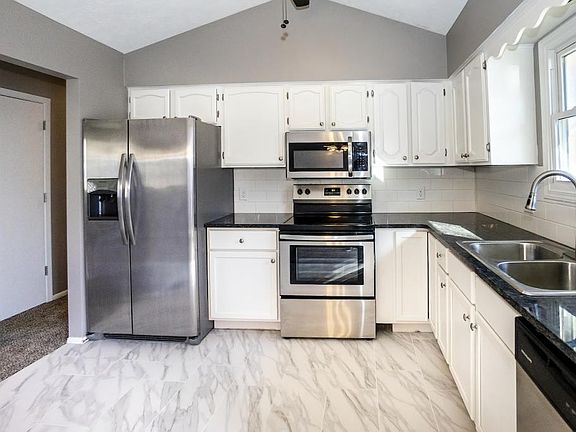 3rd image of 2107 Brighton Dr