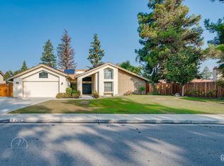 9508 Ridge Oak Dr, Bakersfield, CA 93311