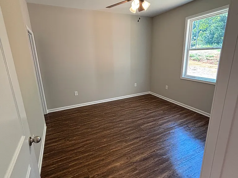 115 Tiffany Park Cir #B — Photo 5