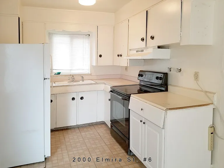 2000 N Elmira St #6 — Photo 5