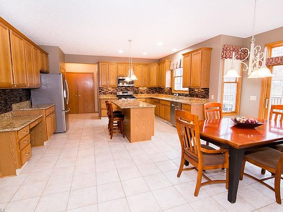 5th image of 22141 Horseshoe Ln
