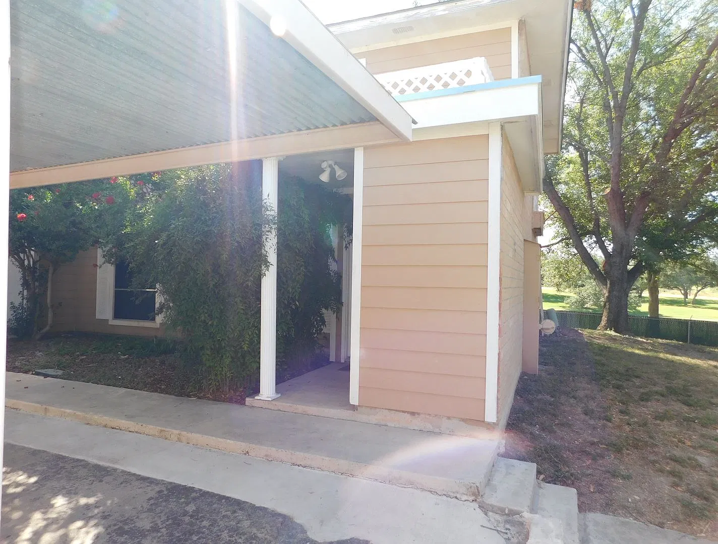 Oakdell Manor Condominium — Photo 1
