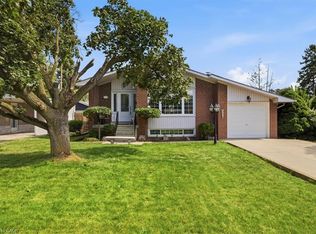 343 Duncombe Dr, Burlington, ON L7L 4M2