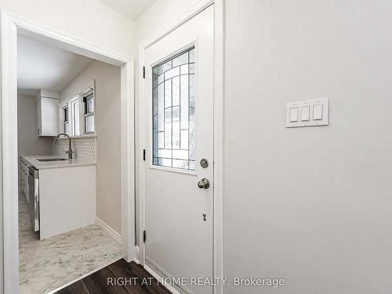 18 Ridgewood Ave — Photo 6