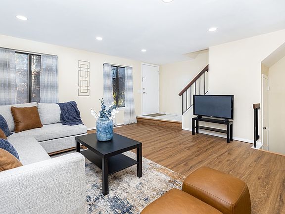 2nd image of 47 Conestoga Way