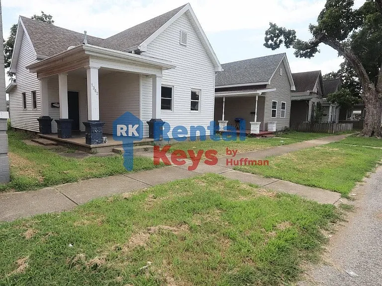 1302 Cumberland Ave — Photo 2