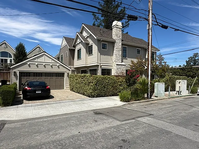 4 bed, 2.5 bath, 1989 sqft, $7,250 — Photo 2