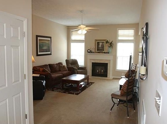 4th image of 422 Lanarkshire Pl