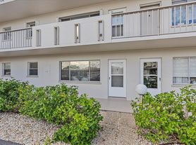 4210 Ironwood Cir, Bradenton, FL