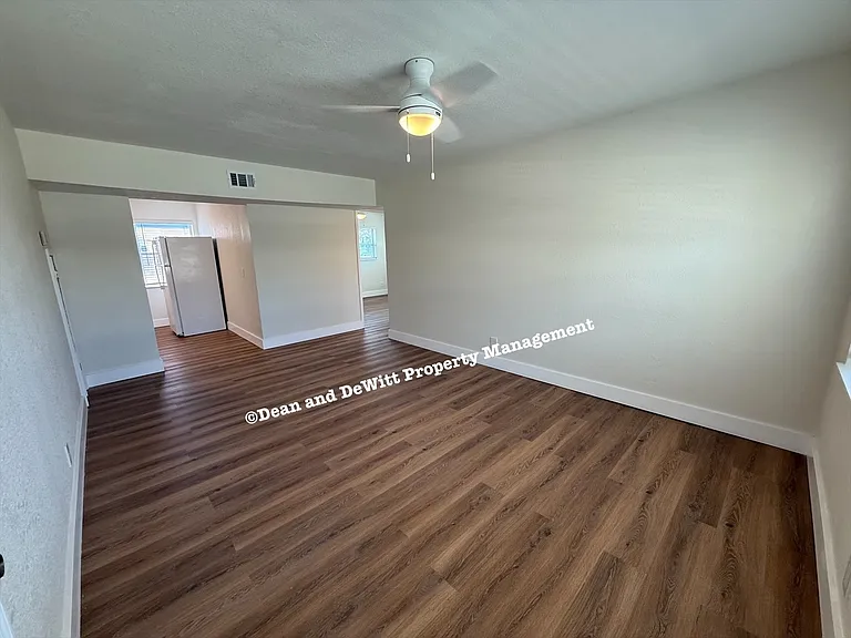 6642 5th Ave N #D — Photo 3