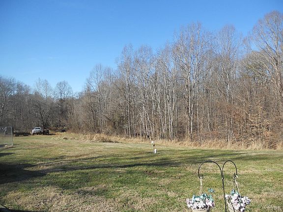 5th image of 195 Henry Dr
