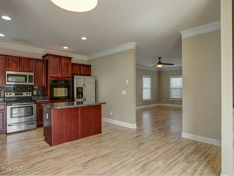 200 Marissa Ct — Photo 9