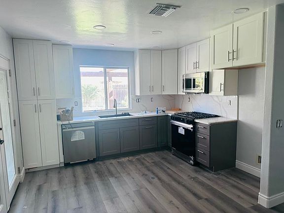 2nd image of 47675 Peony Pl