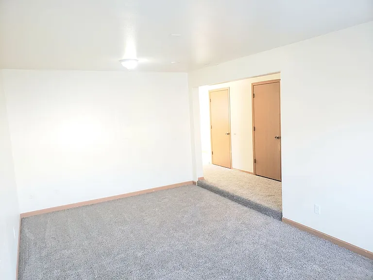 1105 N Western Ave — Photo 3
