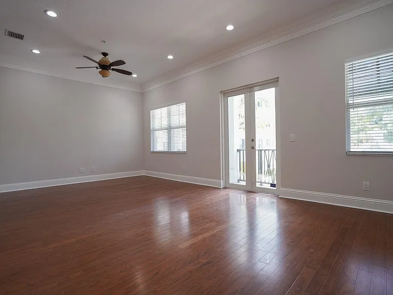 214 S Latitude Cir — Photo 10
