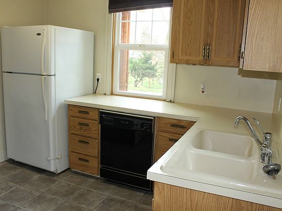 4th image of 202 Cowlitz Dr