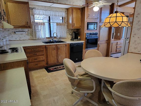 3rd image of 3708 N Michigan Ave