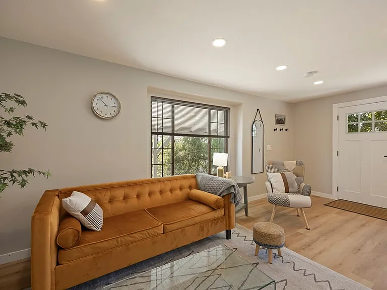5116 S Brighton St — Photo 11