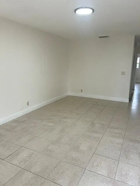3 bed, 2.0 bath, 1200 sqft, $2,450 — Photo 4