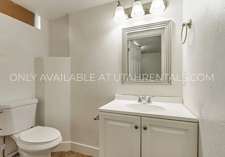 411 W Main St — Photo 15