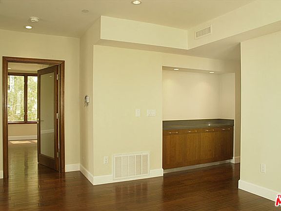 5th image of 1929 Selby Ave APT 301