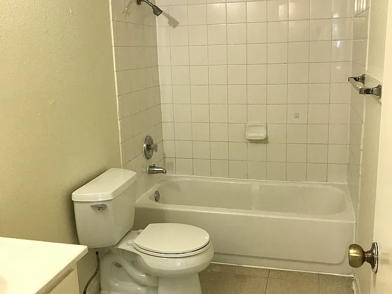 1025 Sutton Dr — Photo 15
