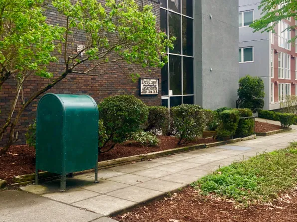 Del Capri, 4110 12th Ave NE APT 208, Seattle, WA 98105