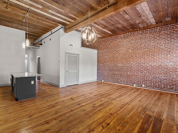 3rd image of 806 Green Ave #223