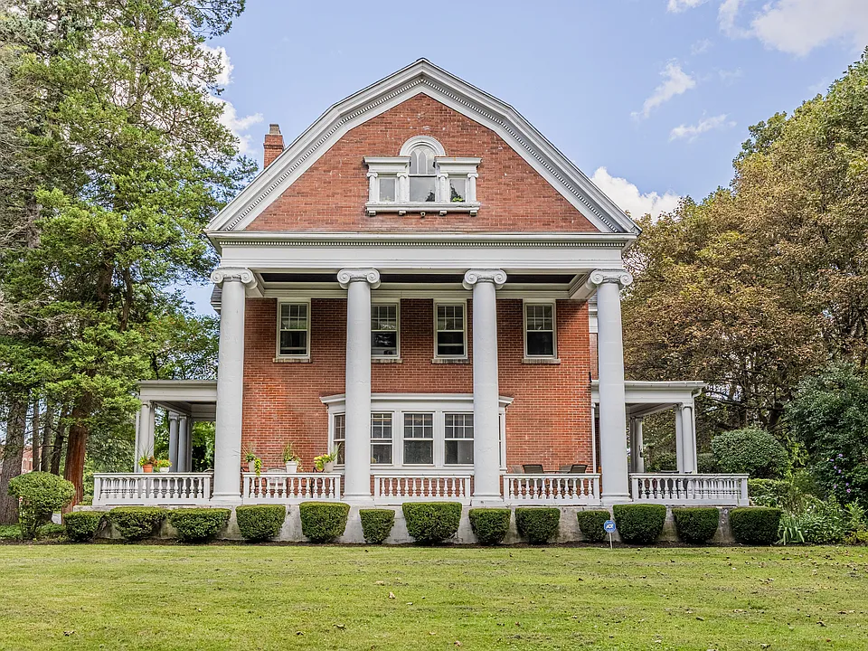 1340 East Ave #1