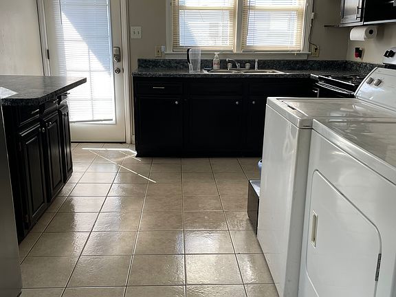 5th image of 2515 Upland Ave