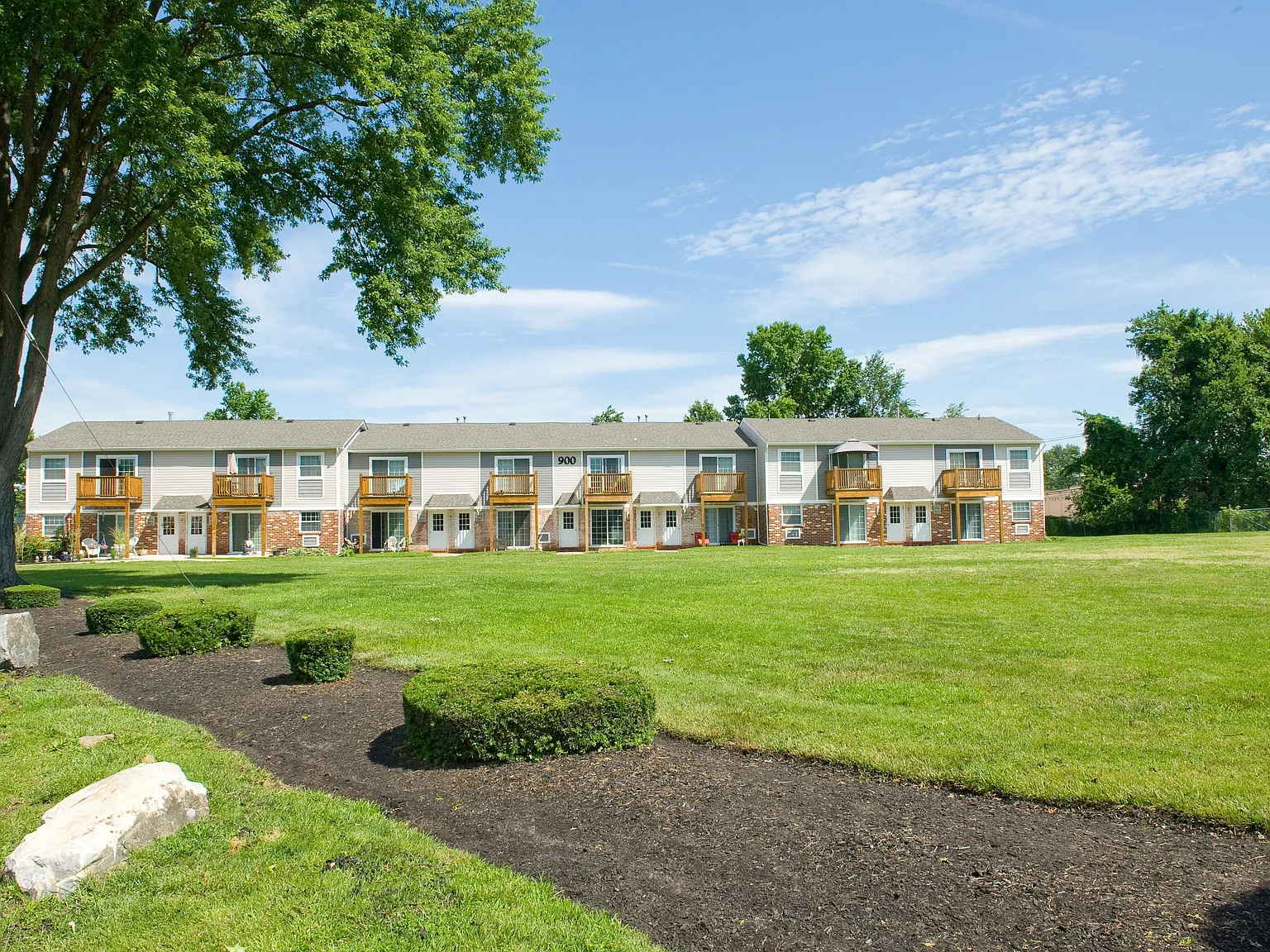 Chestnut Lane Apartments — Photo 1