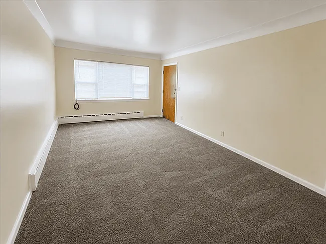 223 W Washington Ave #1-B — Photo 3