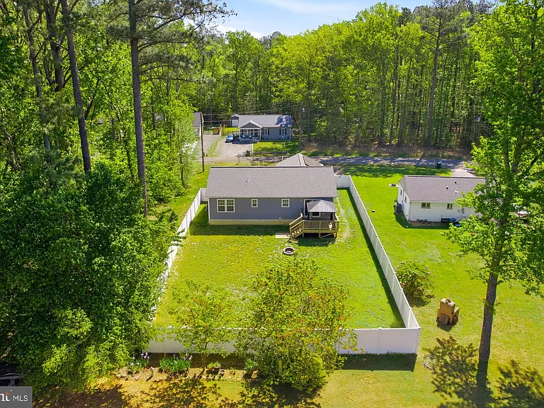 283 Shorewood Dr — Photo 32