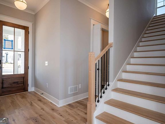 4th image of 220 Highpointe Ln